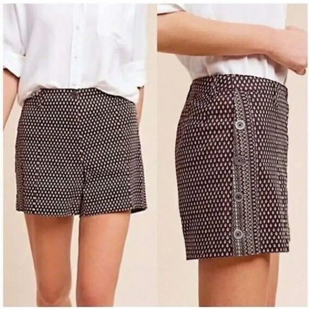 Cartonnier Black & White Geometric Print Button-Accent Shorts - Picture 1 of 10